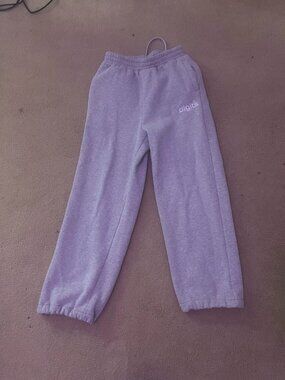 Digits grey sweatpants ajustable cuffs and zipper pockets
